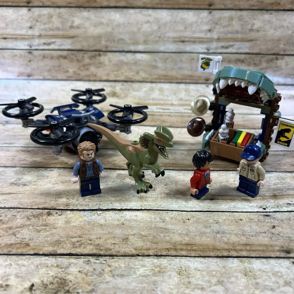 LEGO Jurassic World: Dilophosaurus on the Loose (75934) 100% COMPLETE